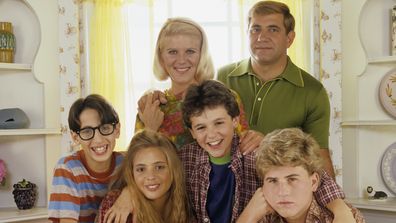 The Wonder Years cats: Alley Mills, Dan Lauria, Josh Saviano, Olivia d&#x27;Abo, Fred Savage, Jason Hervey.