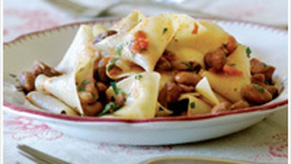 Pappardelle with bean rag&ugrave;