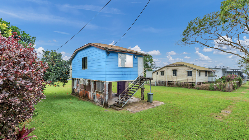 Australia's tiny blue home 'on stilts' sells for $95,000