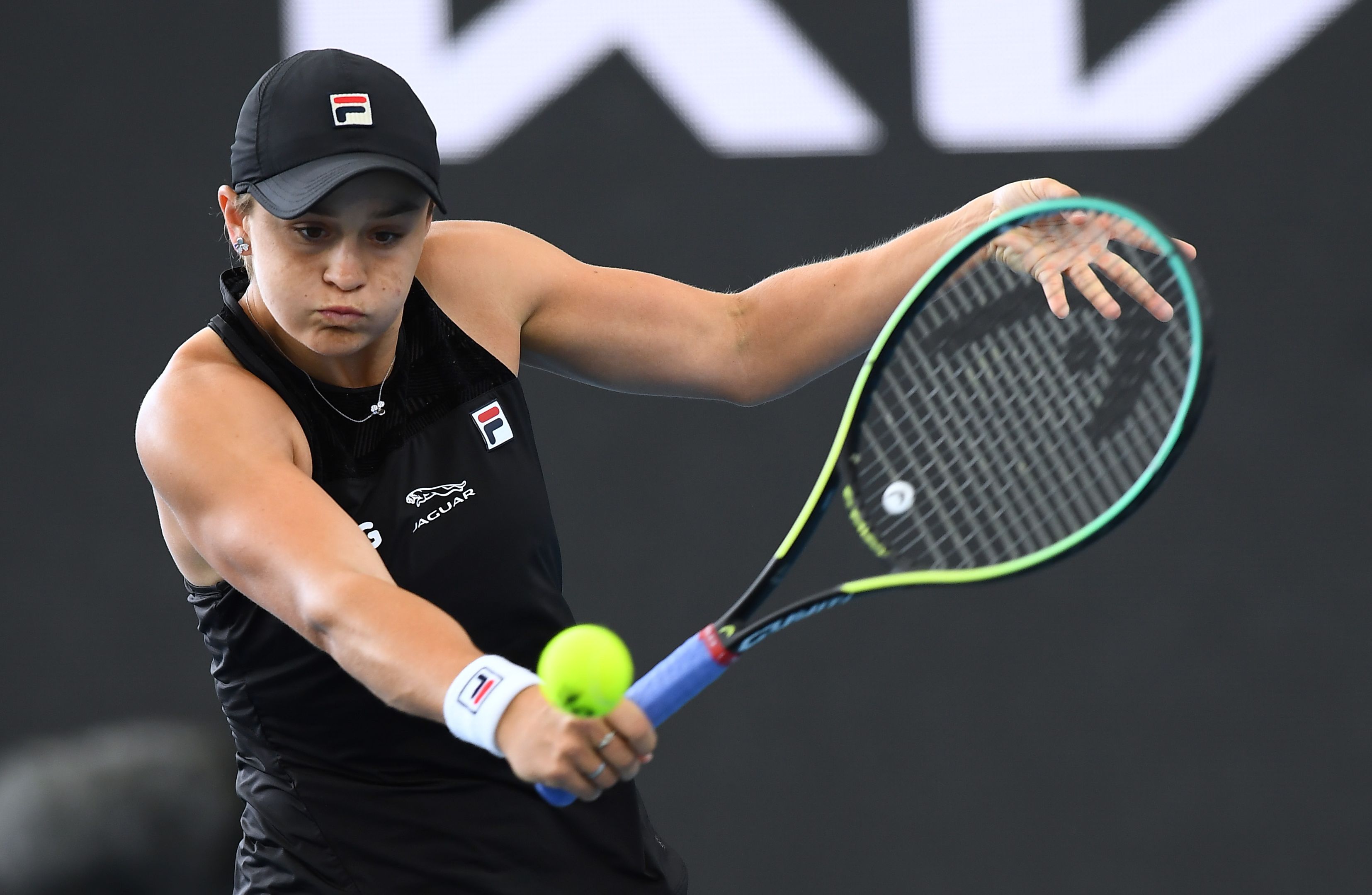 LIVE: Barty off to flier in Adelaide semifinal