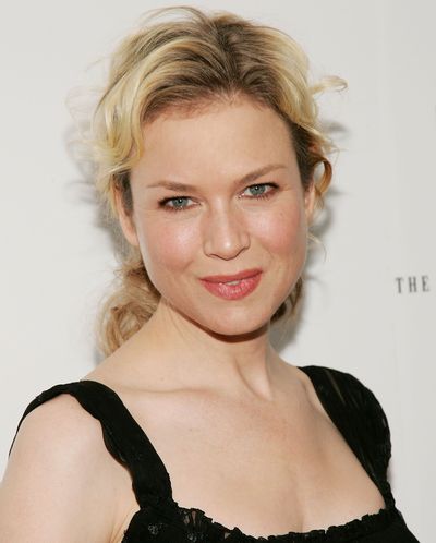 <p>"I put on a few pounds. I also put on some breasts and a baby bump. Bridget is a perfectly normal weight and I've never understood why it matters so much," The actress told <em><a href="http://www.vogue.co.uk/article/renee-zellweger-july-british-vogue-cover-interview" target="_blank" draggable="false">British Vogue</a>&nbsp;</em>about her role in the Bridget Jones franchise.</p>
<p>"No male actor would get such scrutiny if he did the same thing for a role."</p>
<p>Pictured at the New York City premiere of Miss Potter in 2006</p>