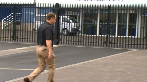 Former cricketing great Michael Slater arrives at the SCG to join other past and present players supporting each other in the wake of Phillip Hughes' accident. (9NEWS)