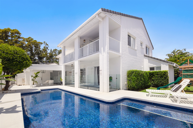 Influencers Chloe Szep and Mitch Orval make $900,000 profit on sale of Gold Coast home in under a year