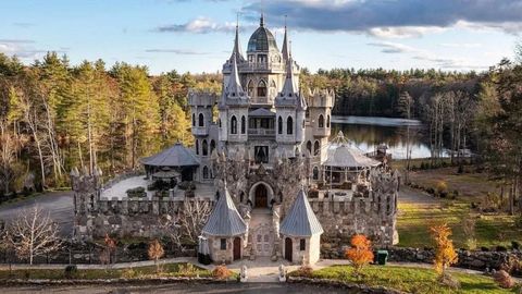 Unusual quirky America USA property real estate castle mansion 