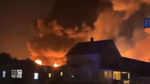 Un déraillement de train dans le nord-est de l'Ohio déclenche un incendie massif