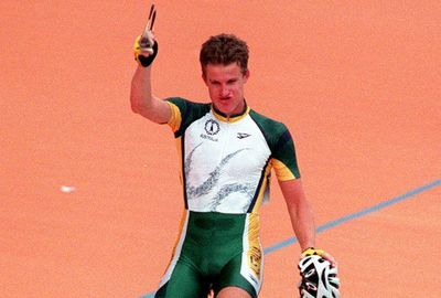 After junior success, Rogers first came to prominence at the 1998 Commonwealth Games.
