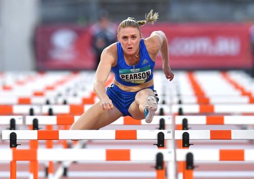 Sally Pearson of Queensland in action during the heats of the women's 100 metre hurdles during day three of the Australian Athletics Championships at Carrara Stadium on the Gold Coast. (AAP)
