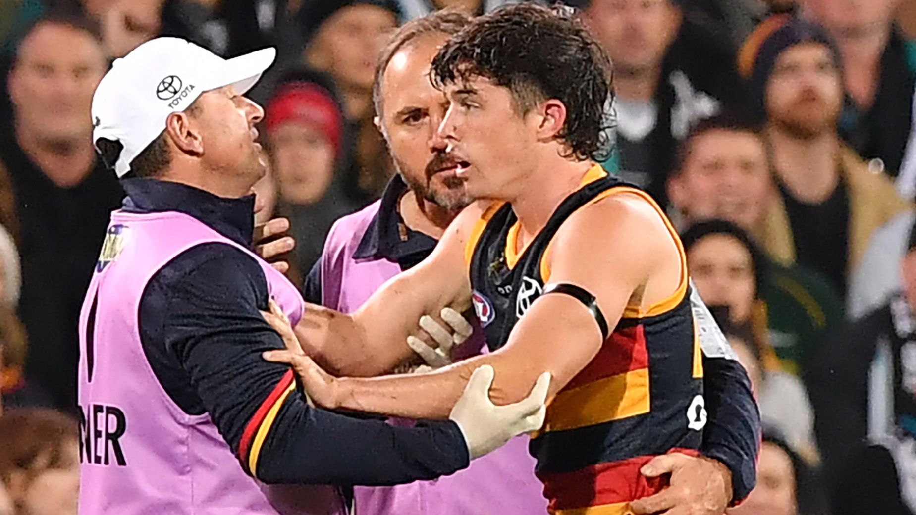 Time wasters, high bumps targeted as AFL reveals rule changes for season 2022 