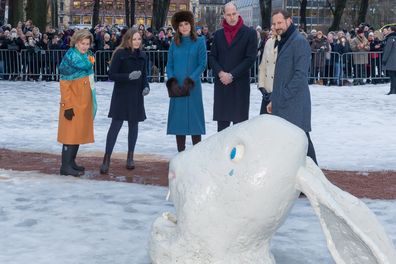 OSLO, NORWAY - FEBRUARY 01: Queen Sonja of Norway, Princess Ingrid Alexandra of Norway, Catherine, Duchess of Cambridge and Prince William, Duke of Cambridge, Prince Haakon Magnus of Norway attend Princess Ingrid Alexandra sculpture park in the Palace park on February 1, 2018 in Oslo , Norway. (Photo by Nigel Waldron/Getty Images)