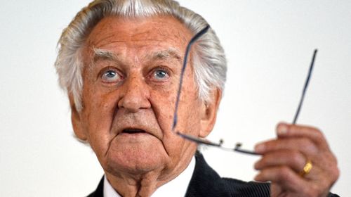 Bob Hawke blames media for decline in quality of politicians