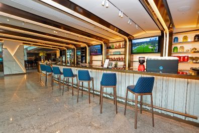 SilverKris Business Class Lounge