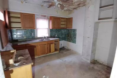 Abandoned Syracuse New York $2800 house