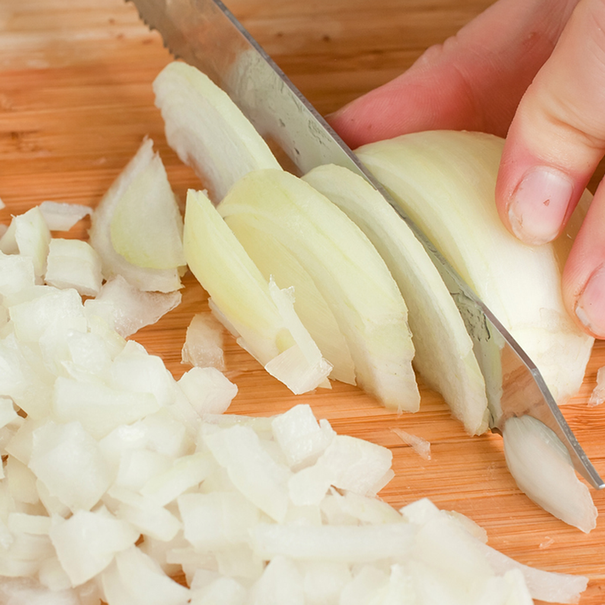 TikTok chef's 'genius' onion chopping hack can create thin slices in  seconds