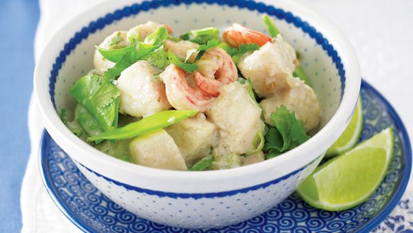 Simple seafood green curry