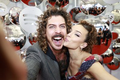 Adam Hyde (Keli Holiday) and Abbie Chatfield attends the 2025 ARIA Awards at Hordern Pavilion at Hordern Pavilion on November 19, 2025 in Sydney, Australia