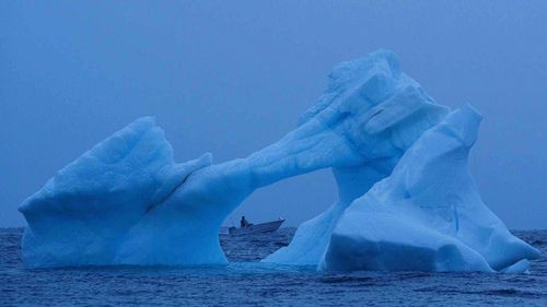 A Groenlândia tem uma população de 56.000 habitantes.