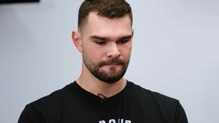 Isaac Humphries announcing to Melbourne United teammates that he is gay.