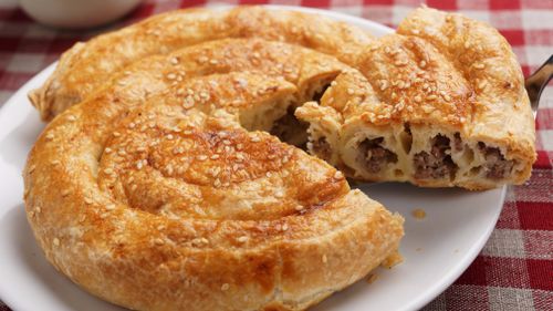 A mouth-watering meat strudel. 