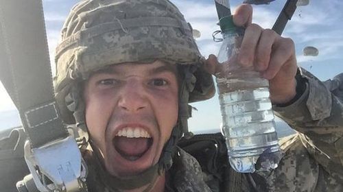 US paratrooper scolded for taking selfie with pet fish