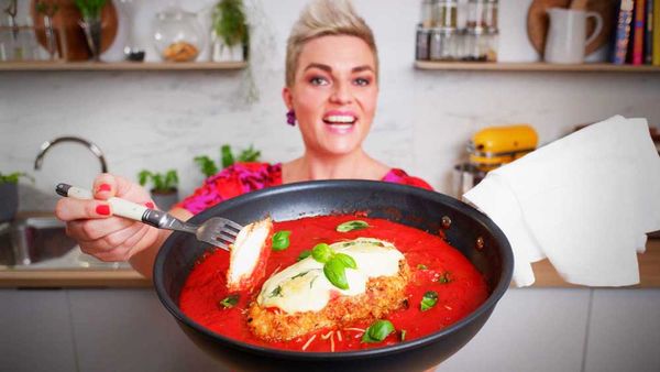 Jane de Graaff cooks controversial and ultimate one-pan chicken parmigiana
