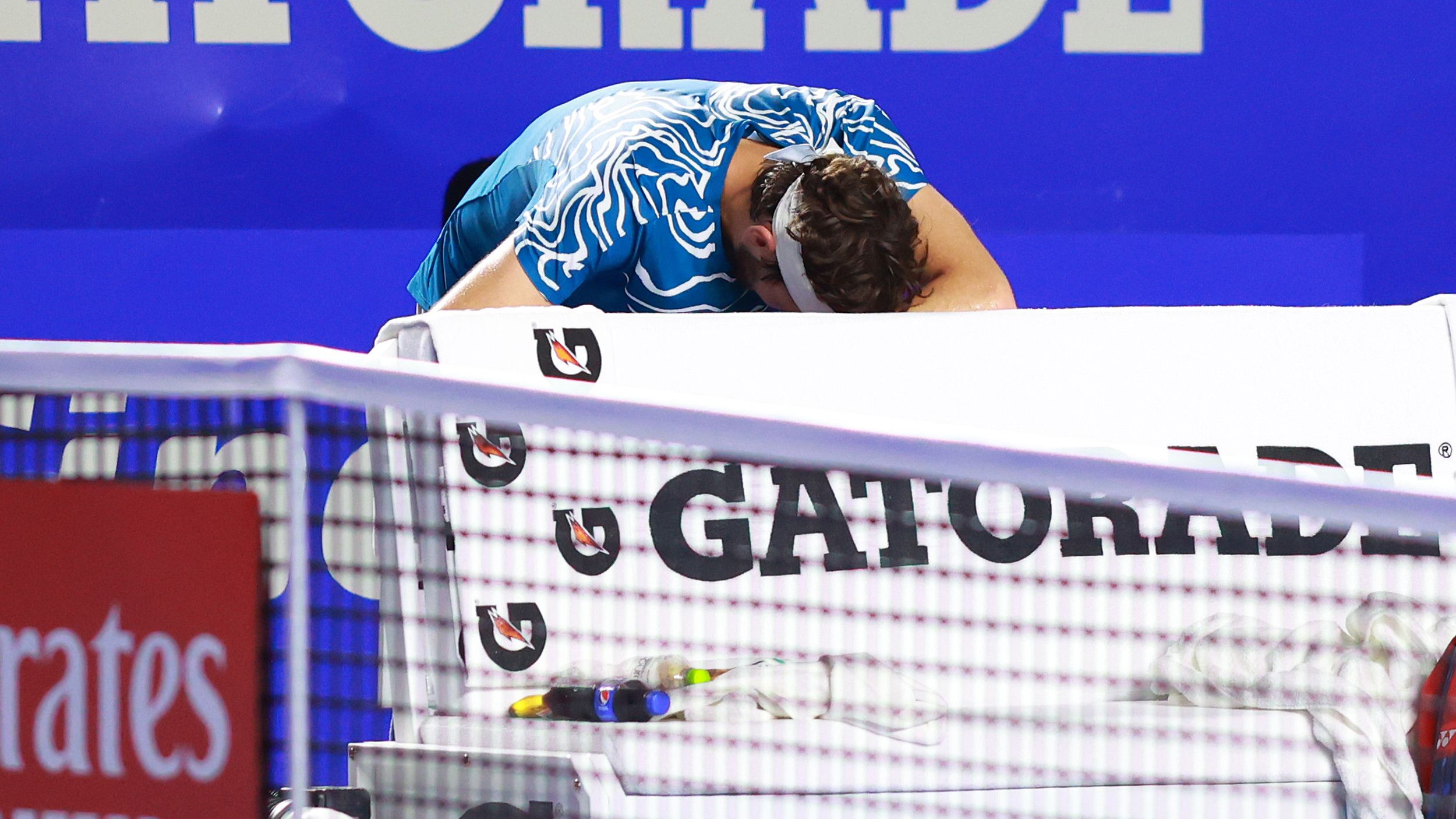 Taylor Fritz throws up during marathon semi final loss to Tommy Paul in Acapulco