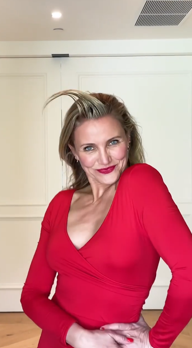 Cameron Diaz recreates her iconic hair gel scene from 'Something About Mary'.