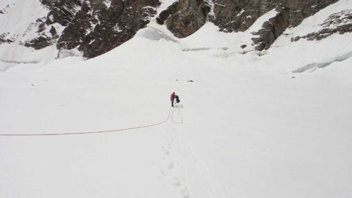 The Indo-Tibetan Border Police dispatched a unit to recover the bodies of the climbers.