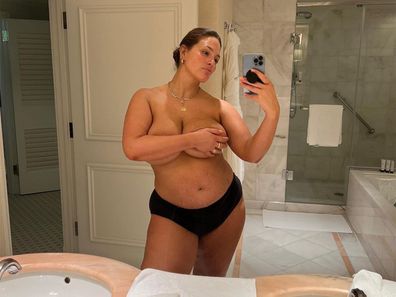 Ashley Graham shows off post-partum body in mirror selfie.