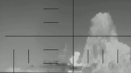 Due marinai australiani erano a bordo del sottomarino americano a propulsione nucleare quando ieri ha silurato - e affondato - una nave da guerra iraniana al largo delle coste dello Sri Lanka.