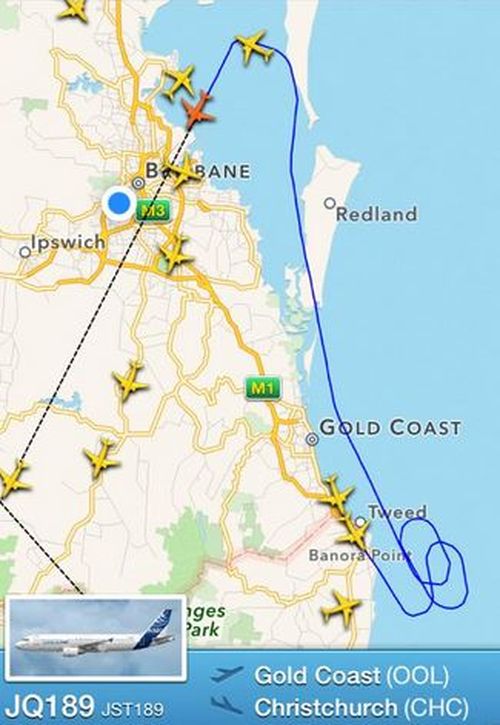 Flight radar images show JQ189 circling airspace near the Gold Coast. (Flight Radar 24)