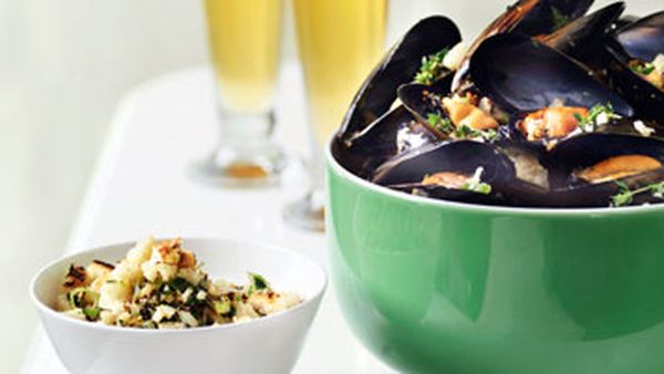 Mussels with garlic thyme breadcrumbs