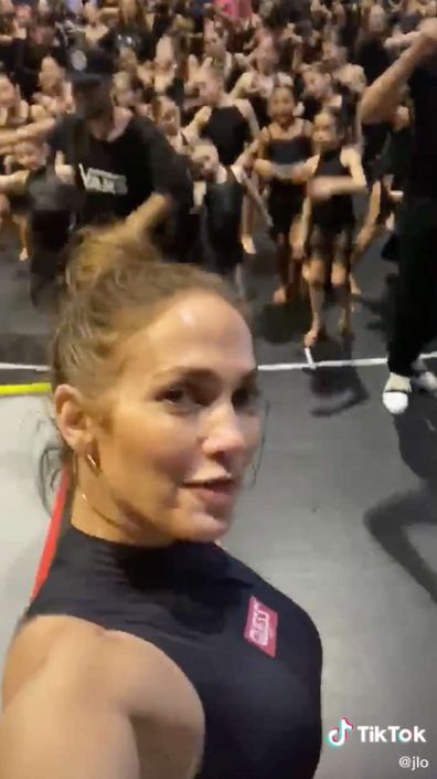 Jennifer Lopez, TikTok, video