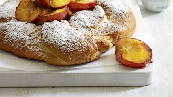 Yeast cake with mascarpone and peach jam
