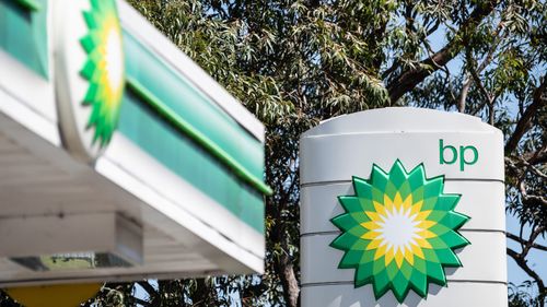 The ACCC petrol report says buying petrol from independent retails could save you hundreds.