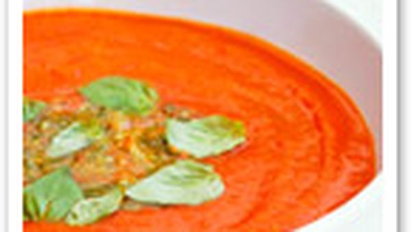 Tomato and capsicum soup