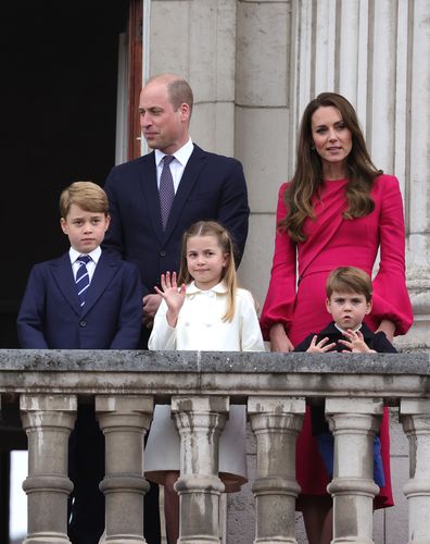 Prince George of Cambridge, Prince William, Duke of Cambridge, Princess Charlotte of Cambridge, Catherine, Duchess of Cambridge, and Prince Louis of Cambridge stand on the balcony during the Platinum Pageant on June 05, 2022 in London, England. The Platinum Jubilee of Elizabeth II is being celebrated from June 2 to June 5, 2022, in the UK and Commonwealth to mark the 70th anniversary of the accession of Queen Elizabeth II on 6 February 1952.  (Photo by Chris Jackson - 