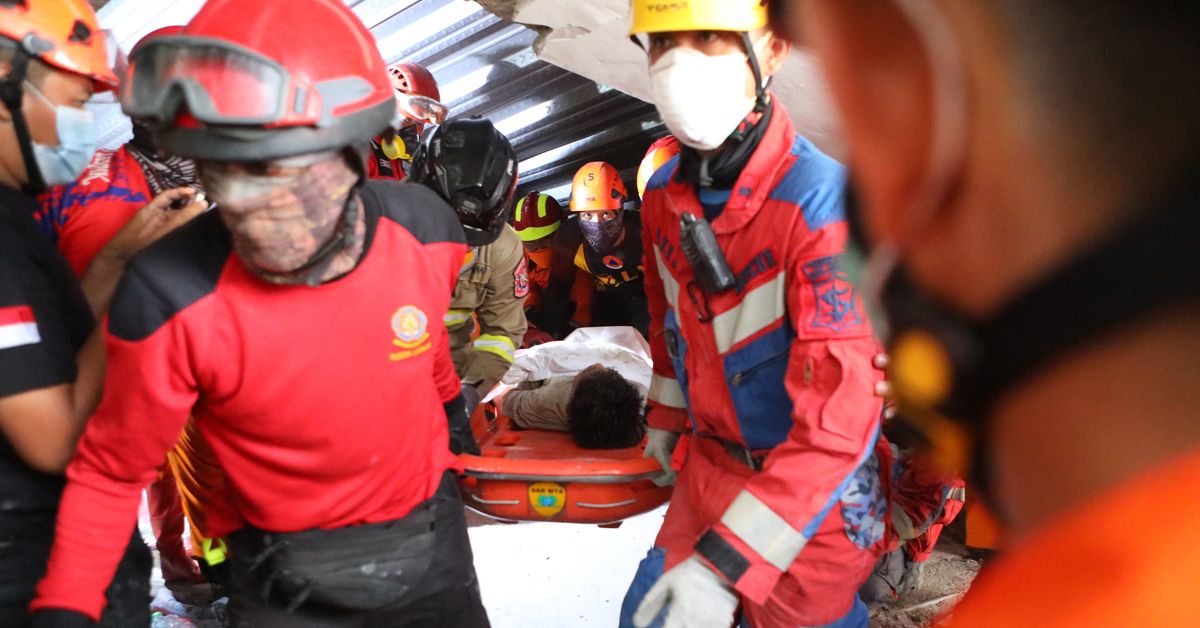 Frantic rescue rush as survivors found beneath rubble of collapsed ...