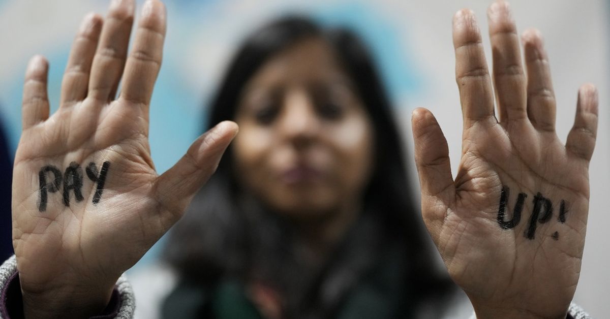 World reaches $460bn climate deal after summit nearly implodes