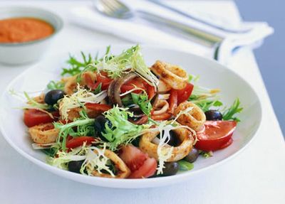 <a href="http://kitchen.nine.com.au/2016/05/19/19/15/barbecued-squid-endive-and-olive-salad-with-romesco-sauce" target="_top">Barbecued squid, endive and olive salad with Romesco sauce<br />
</a>