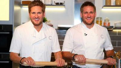 <strong>Chef Curtis Stone and his wax likeness at Madam Tussauds in Sydney</strong>