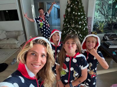 Elsa Pataky, Chris Hemsworth and children