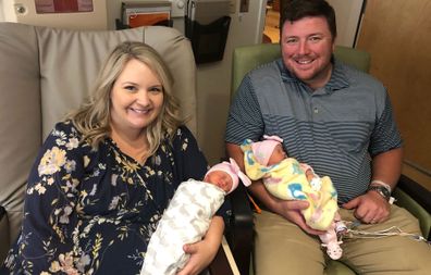 twin babies delivered by twin nurses 5