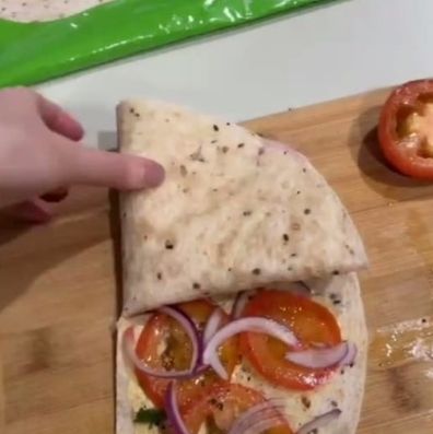 Woman divides internet for making boyfriend's lunch every day