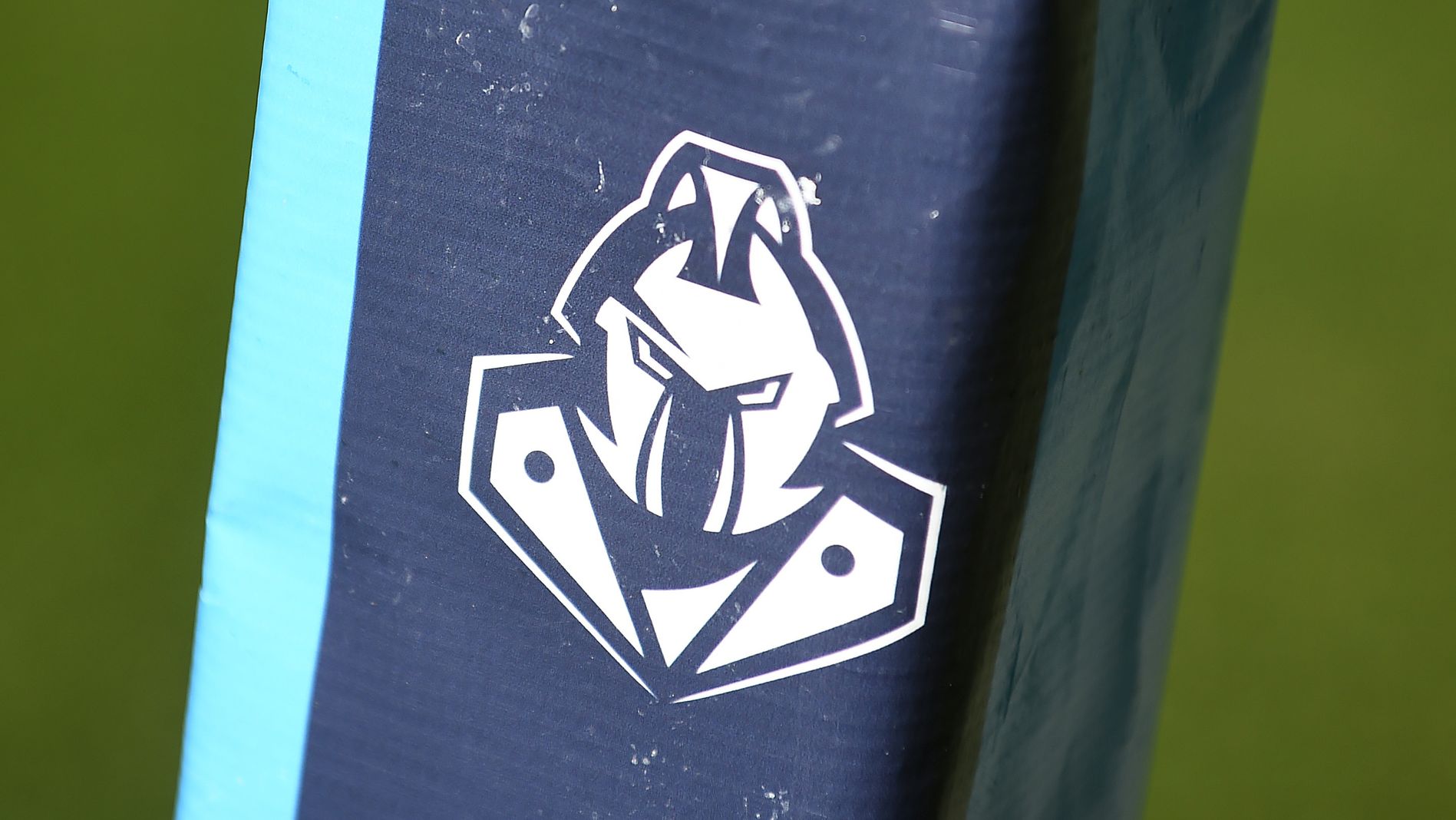 A Titans logo.