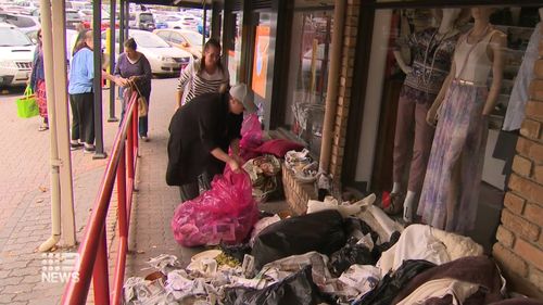 Les bénévoles du magasin caritatif d'Aberfoyle Park ont ​​déclaré que de nombreux articles finiraient par devoir être jetés en raison de leur état par la suite.