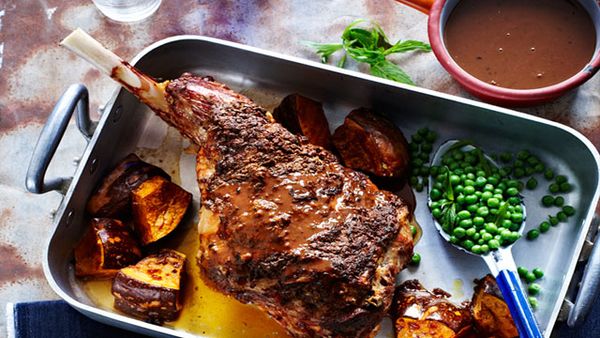 Roast lamb leg with red wine gravy