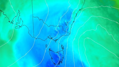 All forecasts ﻿point to the cold weather sticking around for the entire weekend, with How telling residents to "rug up." 