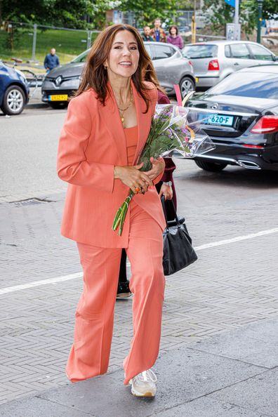 THE HAGUE NETHERLANDS - JUNE 20: Crown Princess Mary of Denmark visits the Royal Academy of Arts on June 20, 2022 in The Hague, Netherlands. (Photo by Patrick van Katwijk/Getty Images)