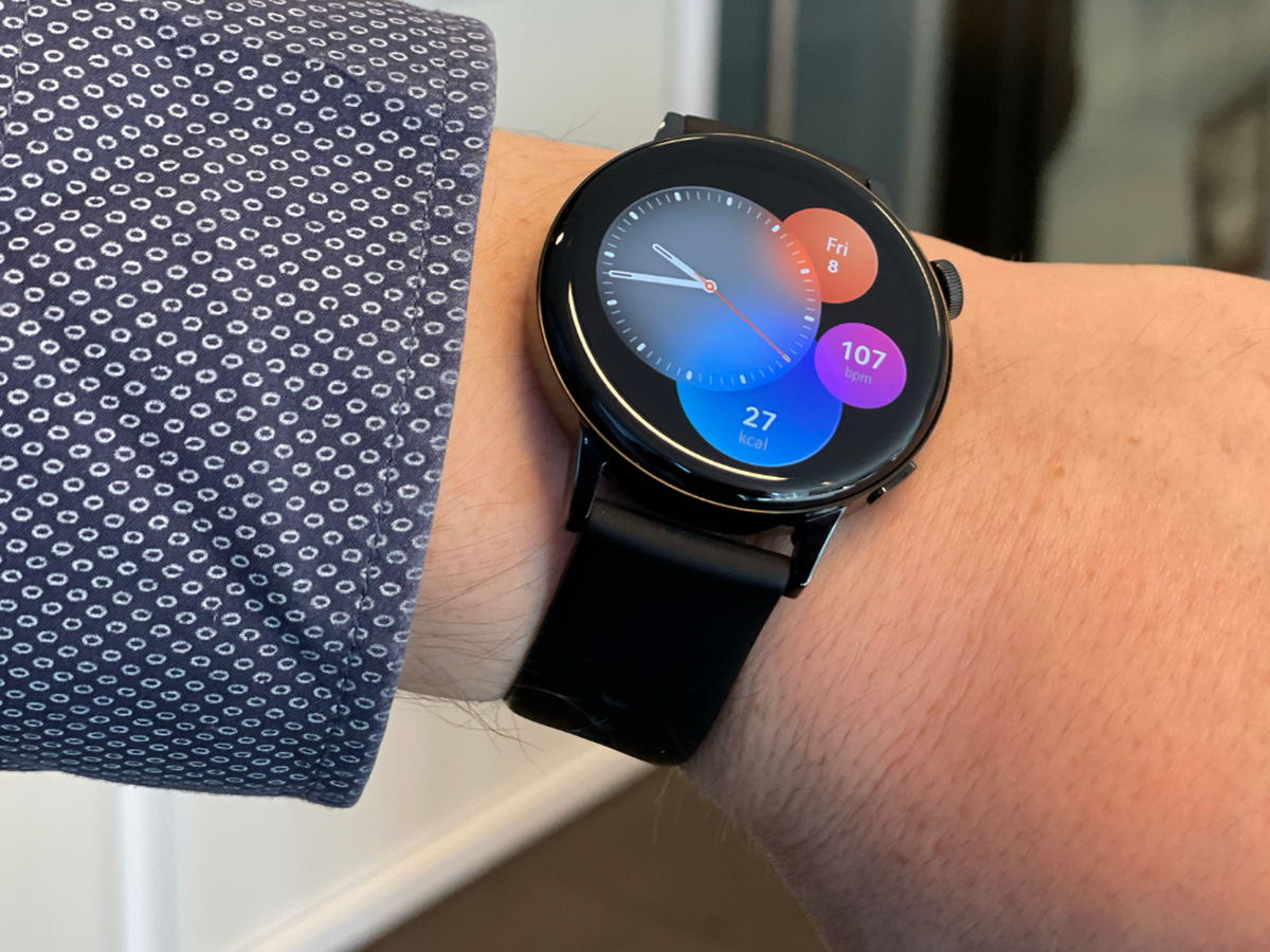 Huawei Watch Fit 2 - Quick Review having Two Colors. Huge Upgrade with  Bigger Screen Display! 