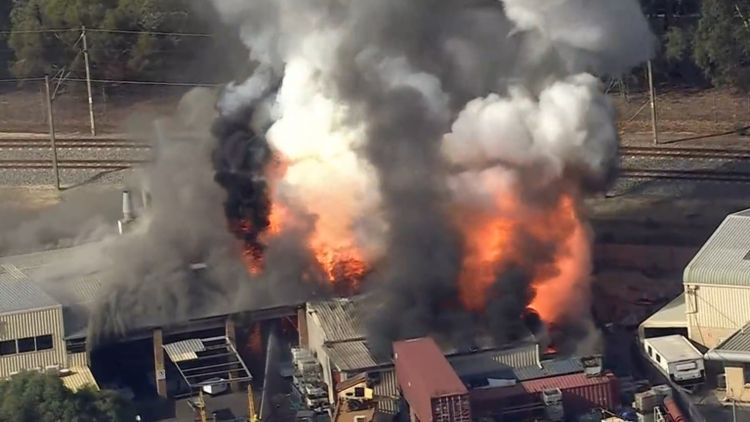 Lithium-fuelled fire sparks hazardous air warning for Perth suburbs